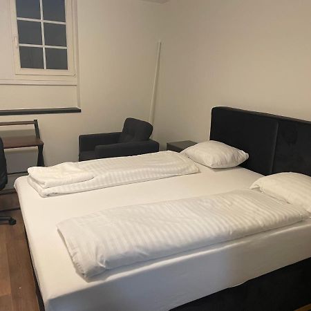 Lindas Beauty Hostel Zürich Buitenkant foto