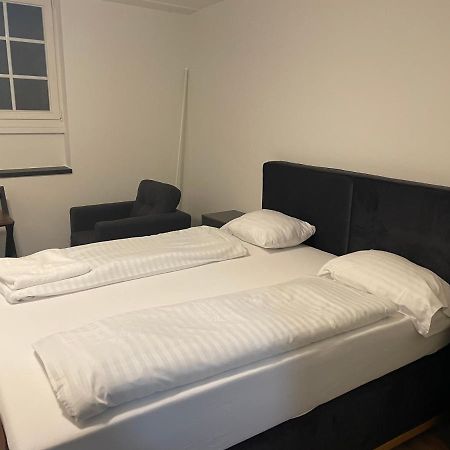 Lindas Beauty Hostel Zürich Buitenkant foto