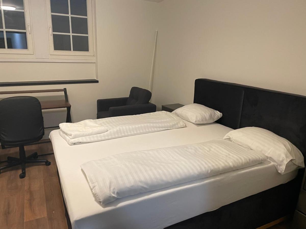 Lindas Beauty Hostel Zürich Buitenkant foto
